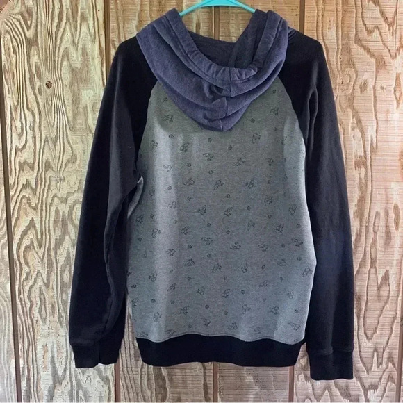 Color Block Pocket Hoodie - Picture 3 of 3